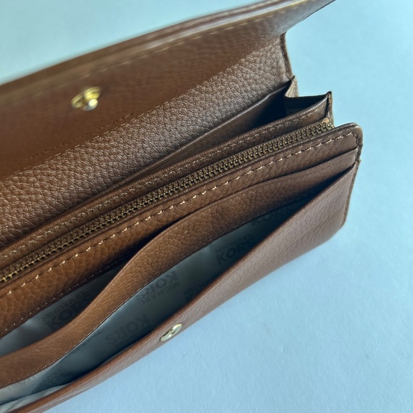 Michael Kors Tan Pebble Genuine Leather Wallet - Picture 8 of 12